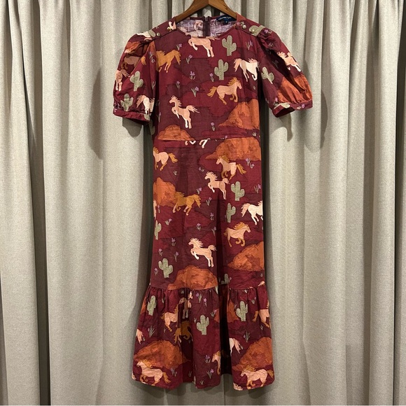 Princess Highway Dresses & Skirts - Princess Highway Burgundy Western Horse Print Puff Sleeve Dress